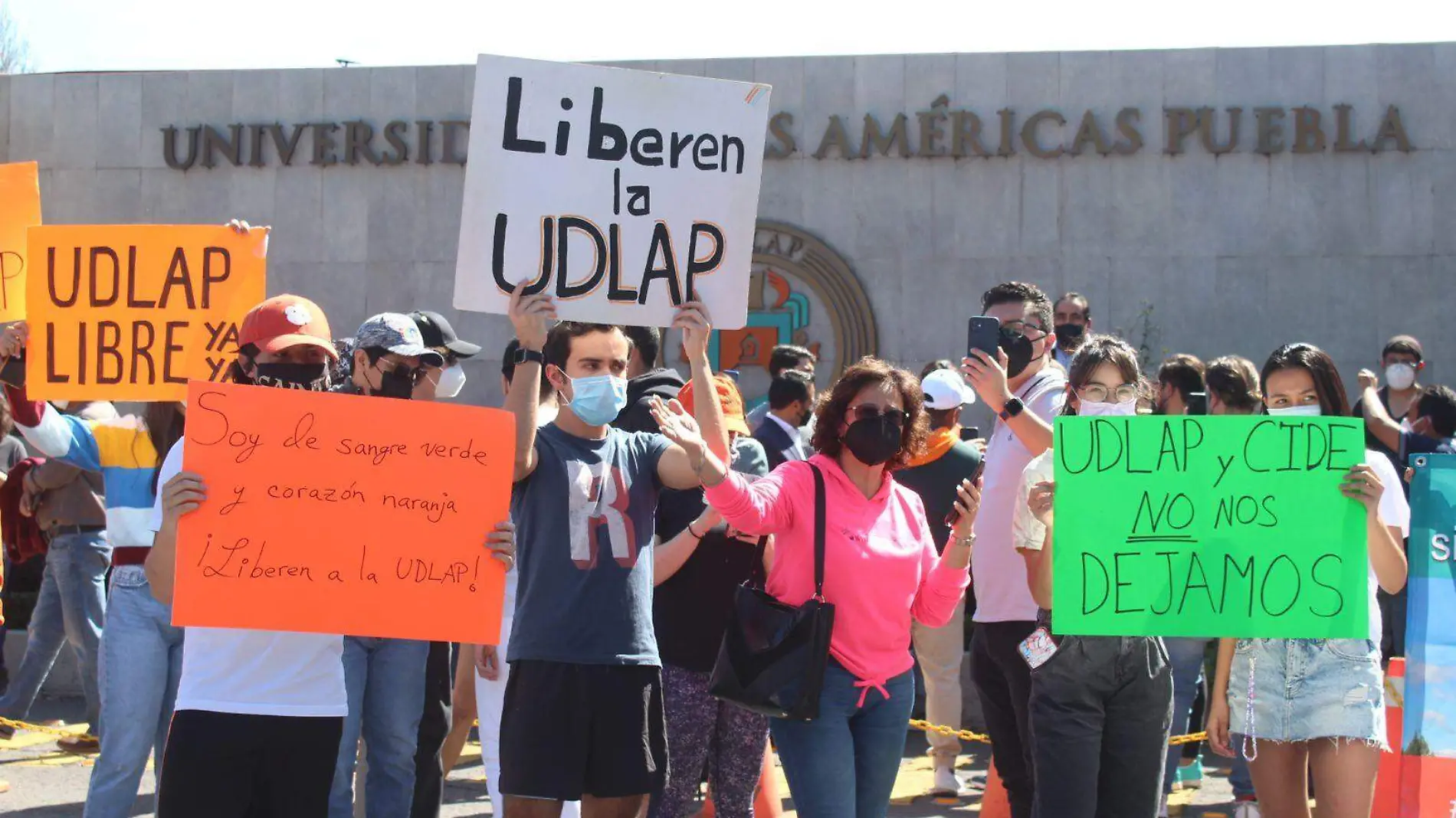 Sin éxito dialogo entre Rodrigo Gurza y alumnos de la UDLAP